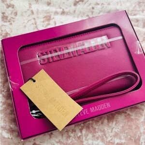 EUC - 💘Steve Madden Bzipeee Wallet - EUC